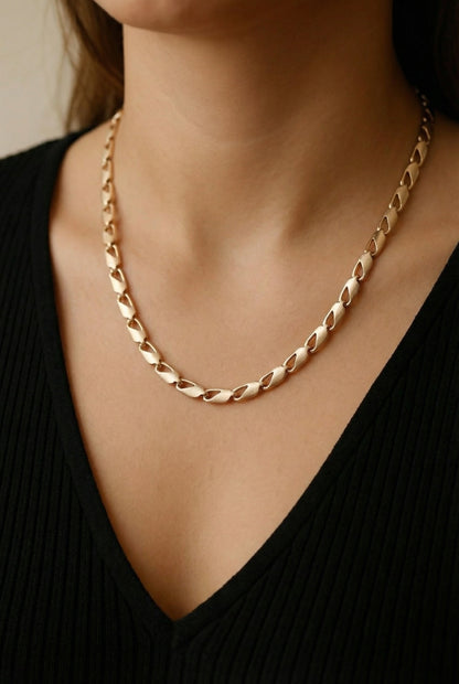 Colar Malha Madrid em aço inoxidável dourado